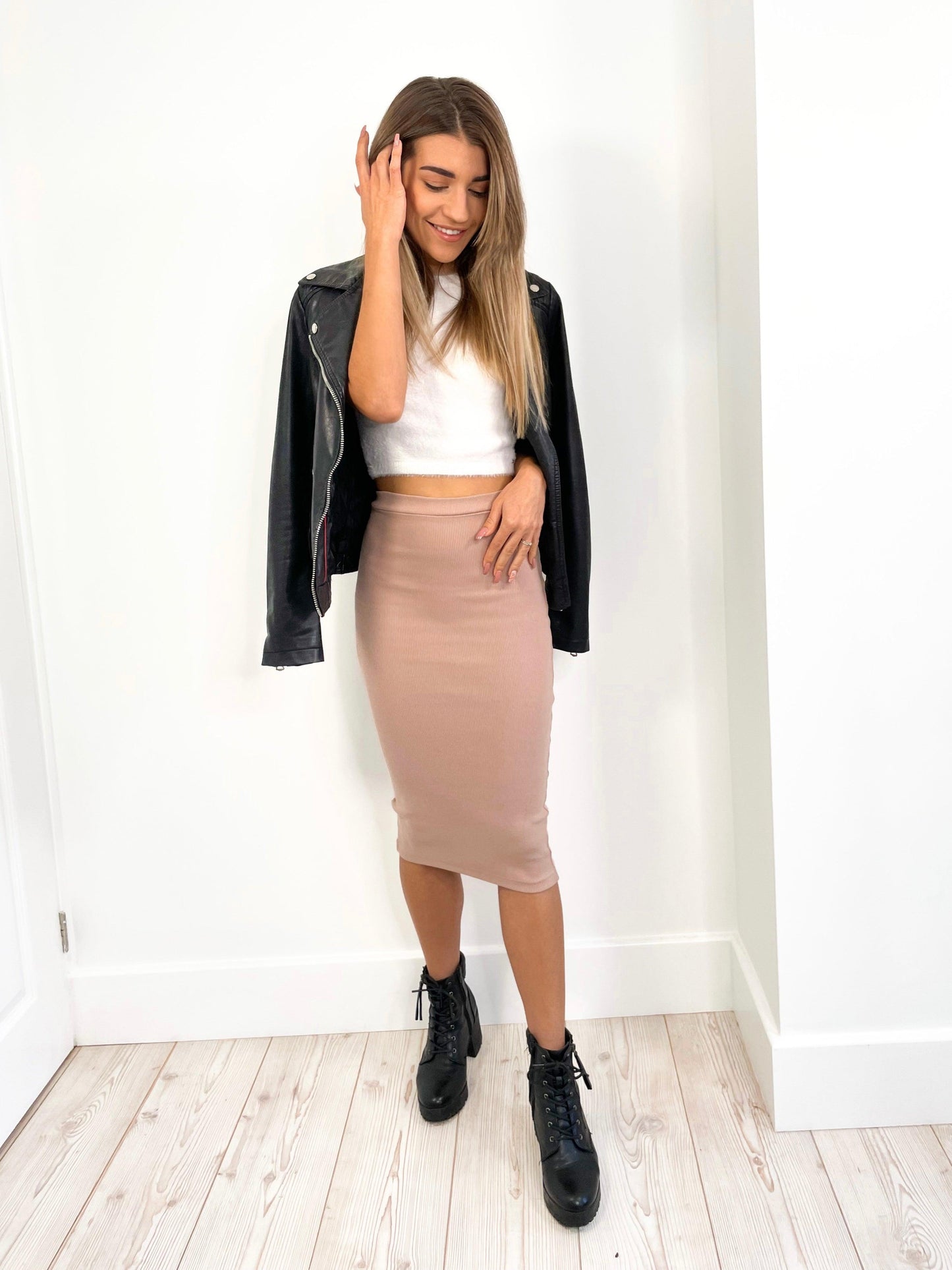 MIDI BEIGE PENCIL SKIRT